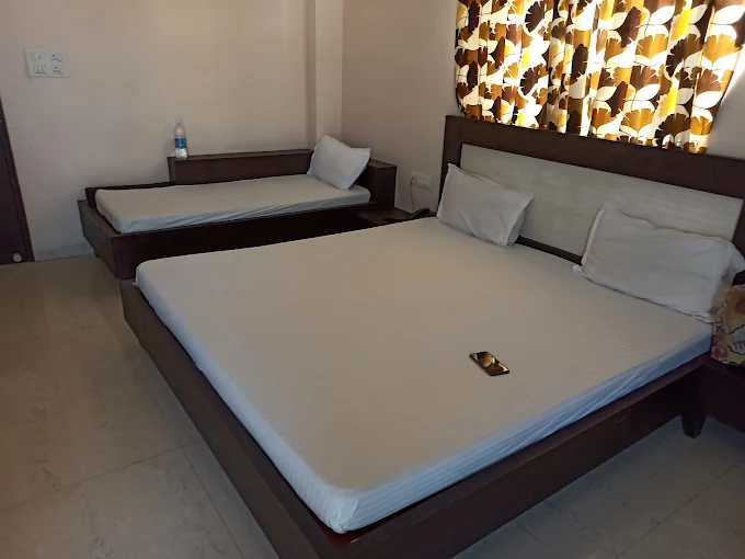 Super Deluxe Family Room